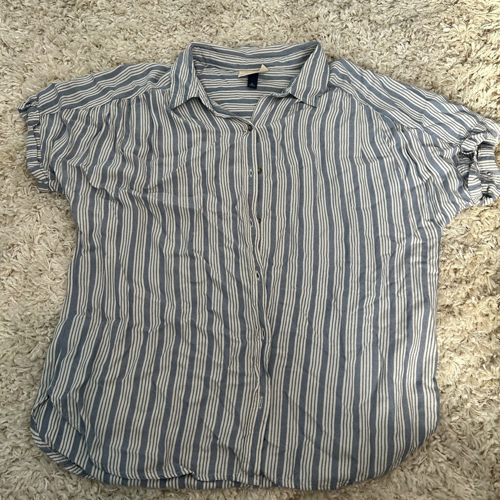 Striped baby blue and white, short sleeve button up